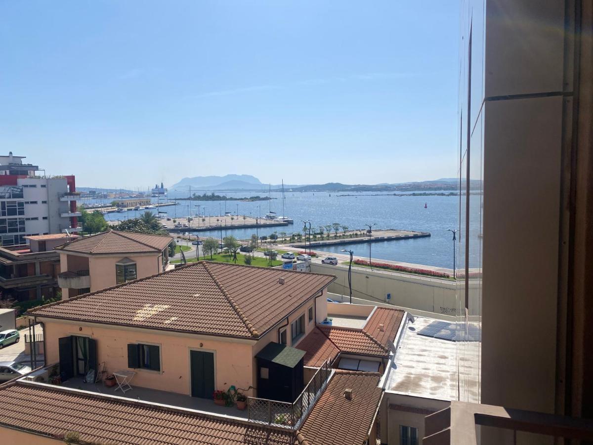 Seaside Apartments Casa Carla E Casa Andrea Olbia Dış mekan fotoğraf